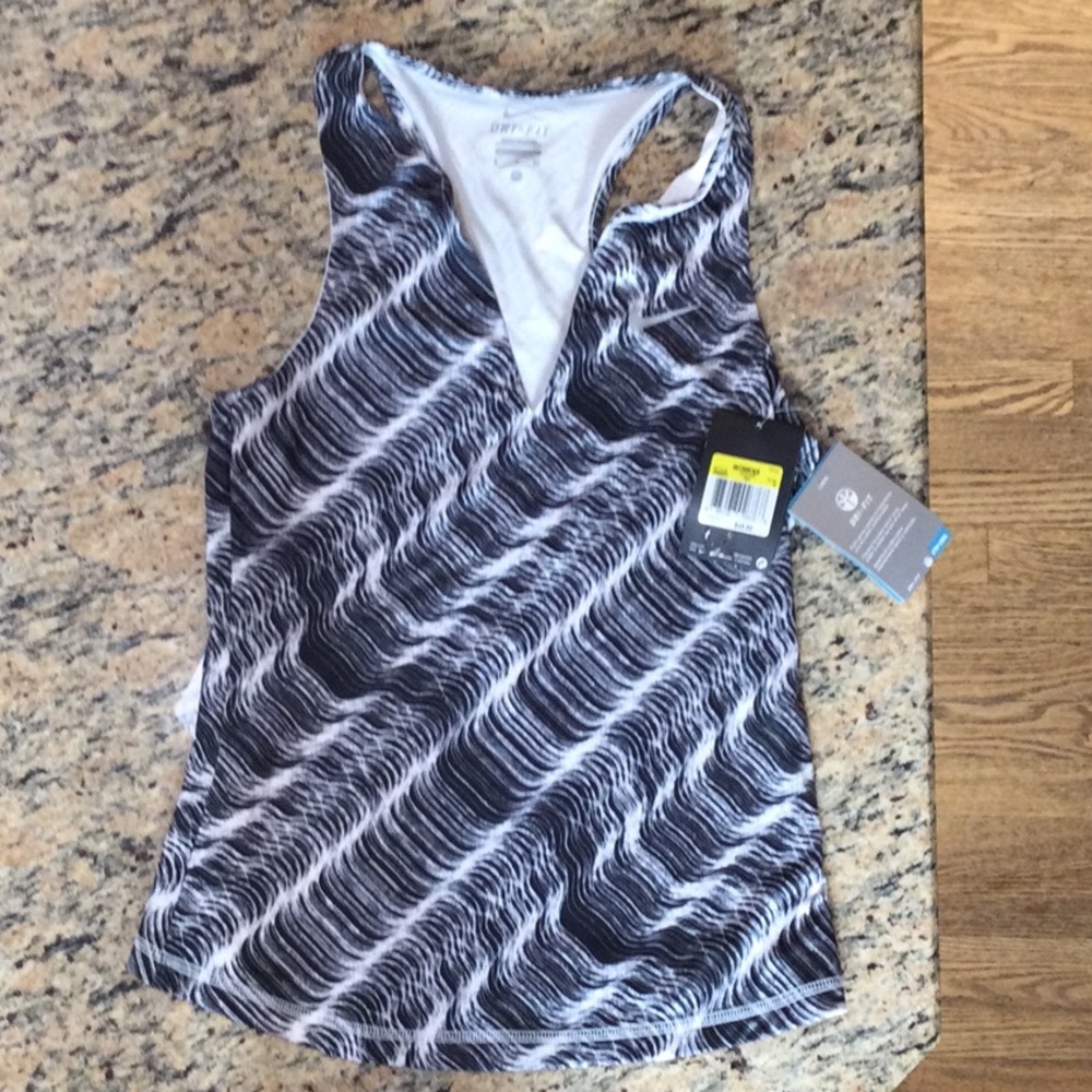 Nike NWT womens size small tank